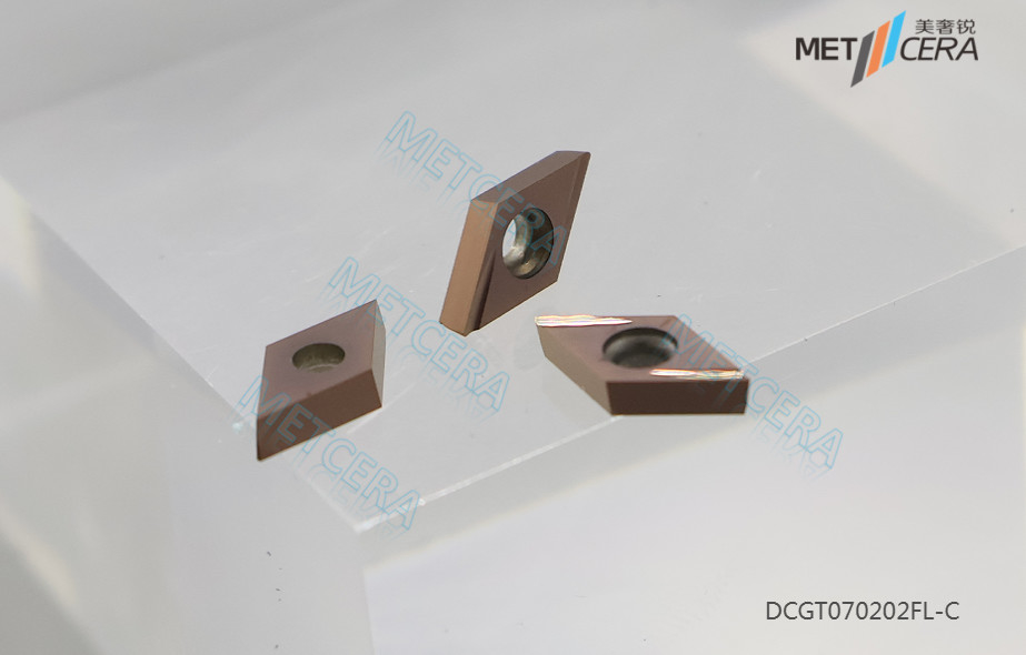 DCGT070202 Tagliatore per inserimento di carburo CNC Strumenti di tornitura esterni Inserto di carburo per semilavoratura in acciaio, taglio sinistro