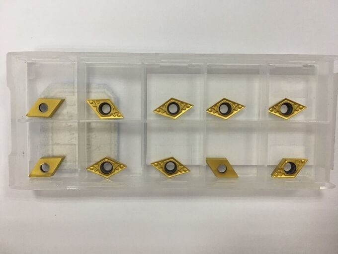 Attrezzi di tornitura a CNC Inserti di tornitura a cermetto colore dorato Resistenza all'ossidazione DCMT07 DCMT11