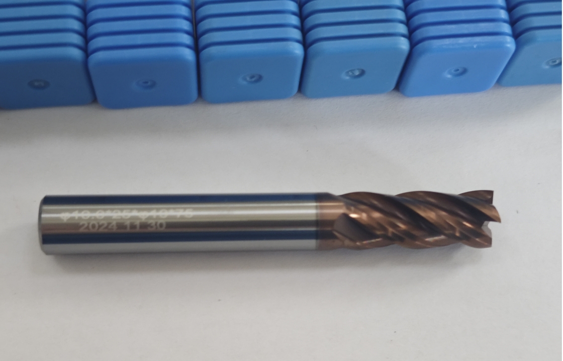 MPE4 Tritore di carburo solido 4 Flutto Flat End Mill AlCr Rivestimento φ10.0 x 25 x φ10 x 75mm per mulino CNC