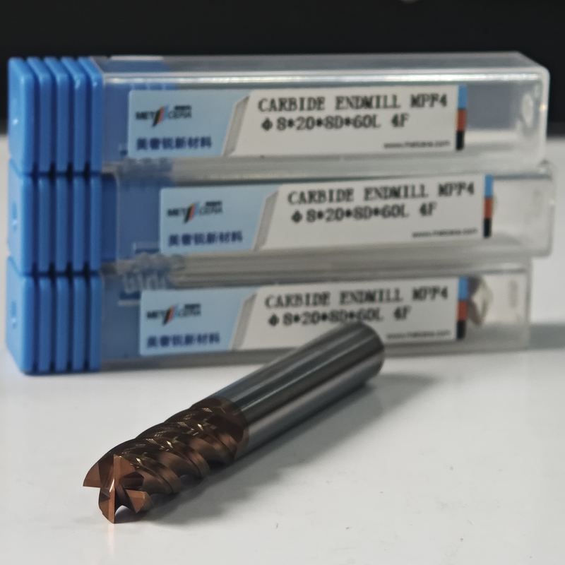 Fabbricazione a secco e bagnato di carburo solido 8 mm universale 4 flauti Flat End Mill Φ8x20x8Dx60mm per il taglio di acciaio al carbonio e acciaio legato a basso tenore di carbonio